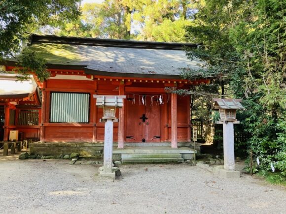 神社の建物の名称「本殿」「社殿」「拝殿」の意味と違いとは？